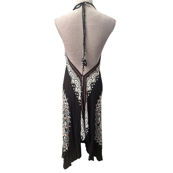RR Hawaii Elegant Black Maxi Dress with Intricate Patterns - Picture 2 of 4